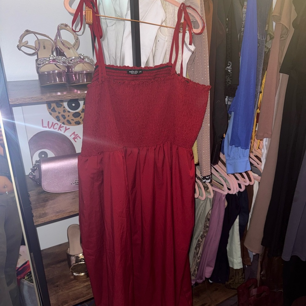 Elegant Red Sleeveless Dress